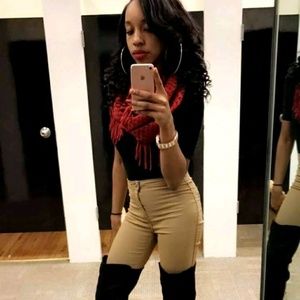 Meet your Posher, Ariana